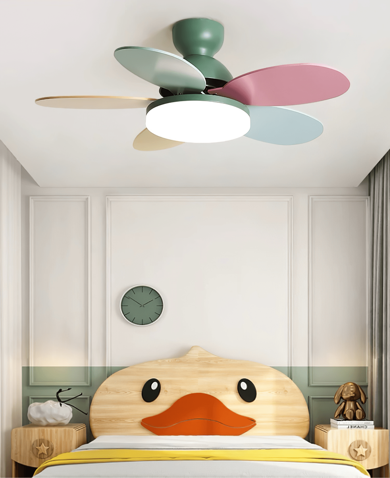 Petalo Ceiling Fan with Light