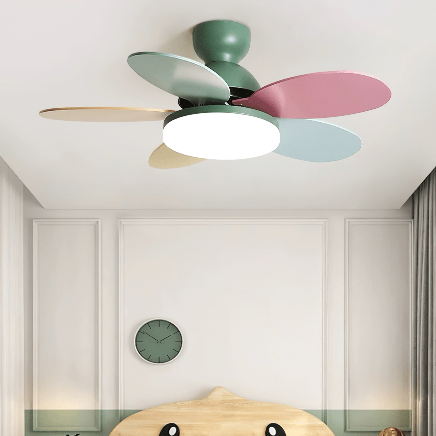 Petalo Ceiling Fan with Light