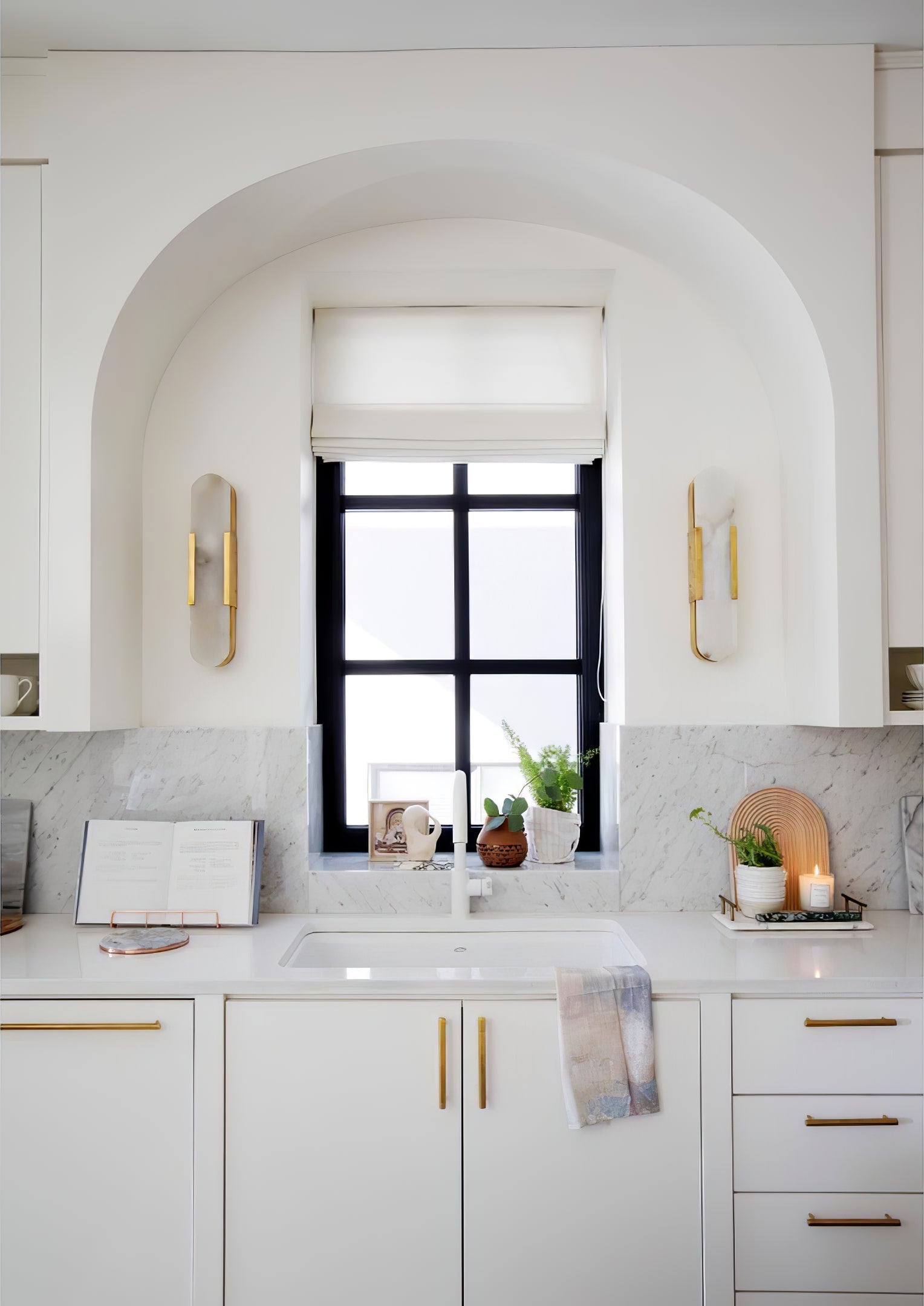 Alba Oblong Alabaster Wall Sconce