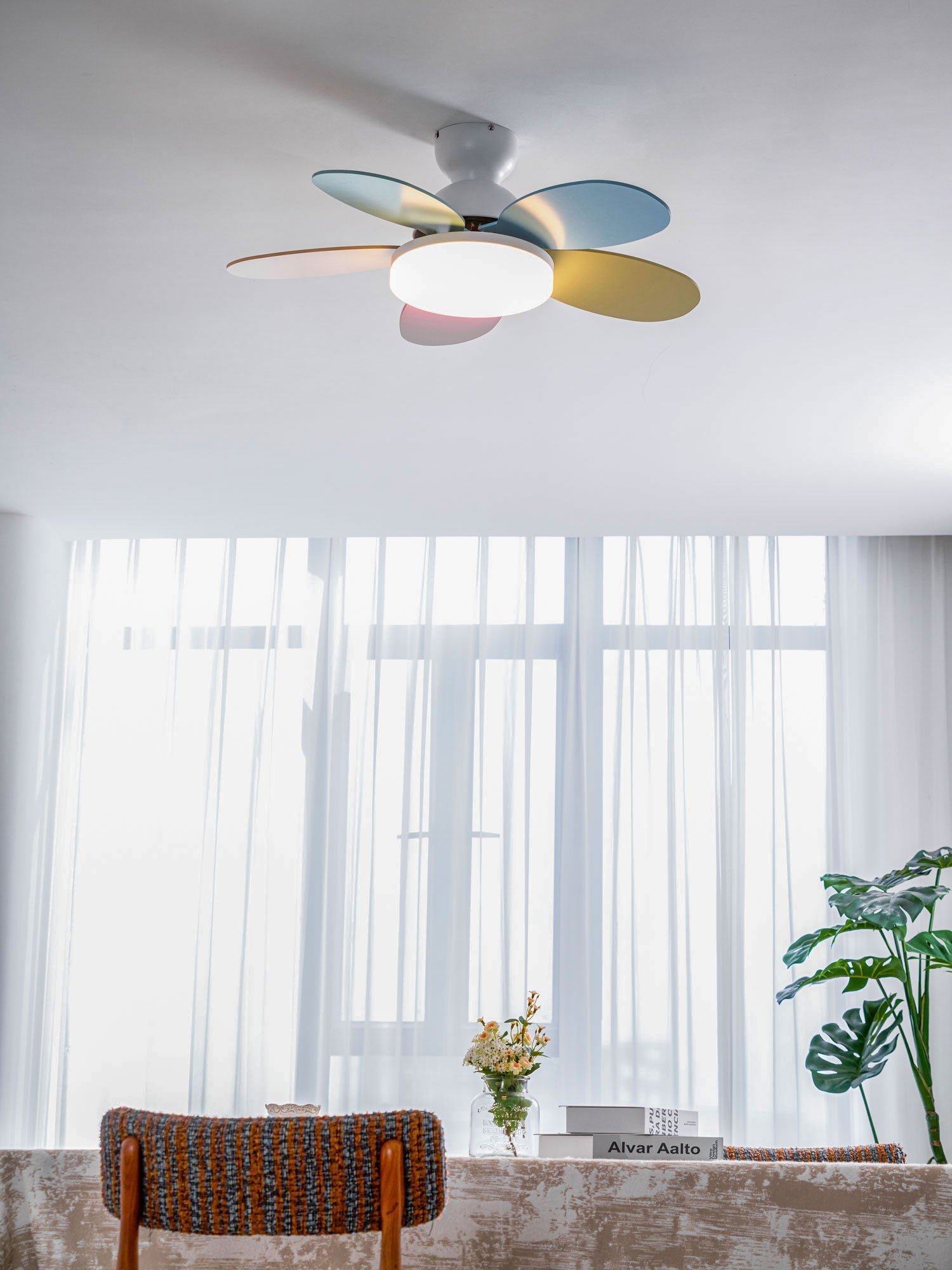 Petalo Ceiling Fan with Light