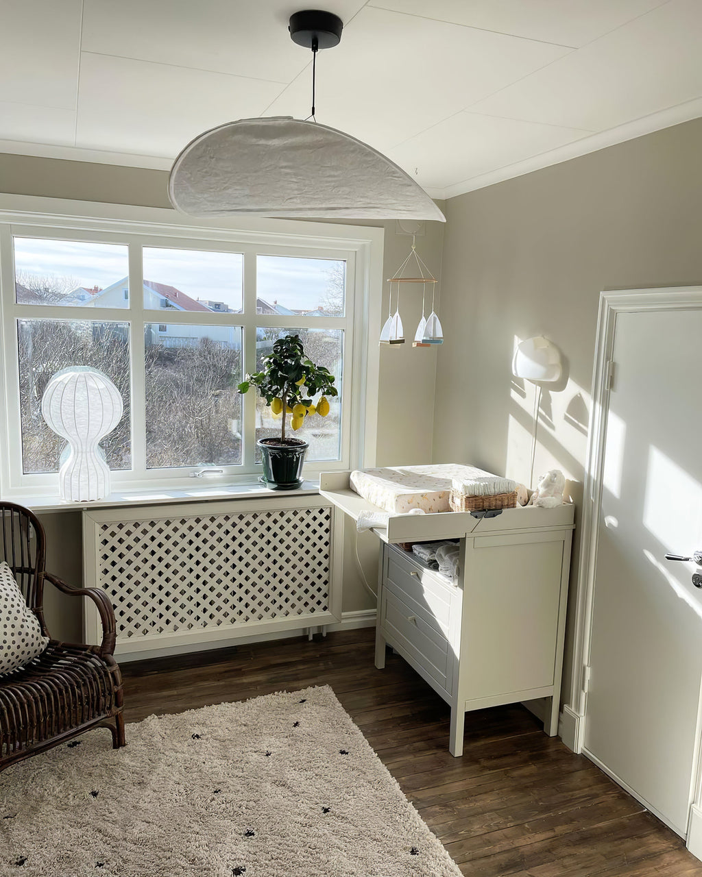 Tense Linear Pendant Light