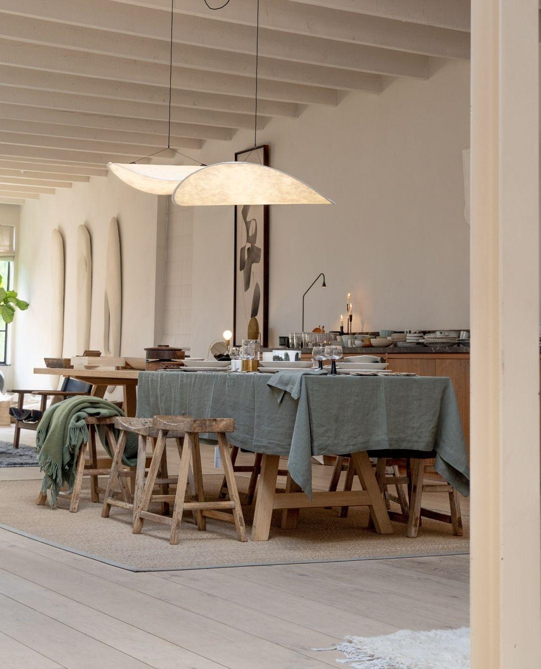 Tense Linear Pendant Light
