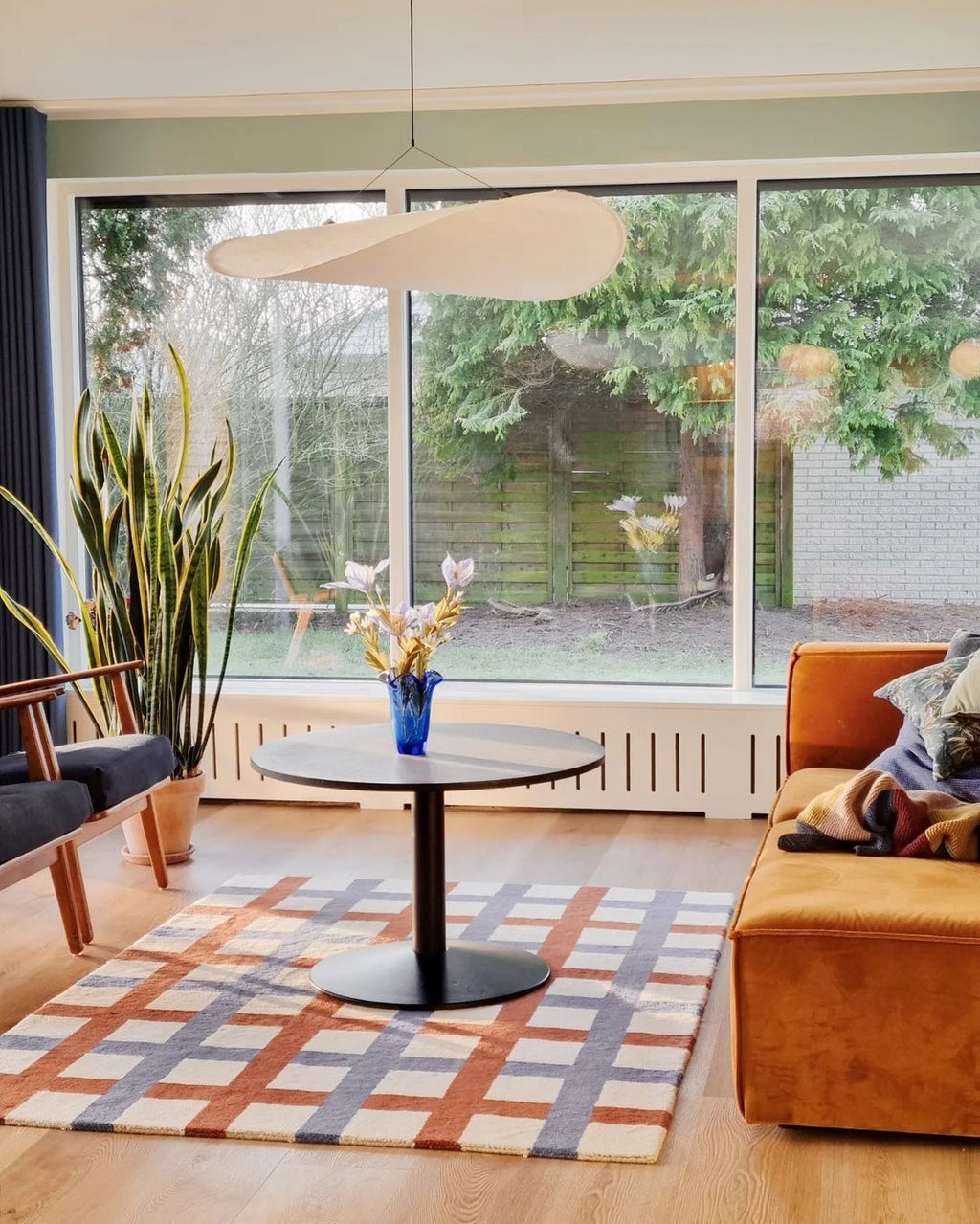 Tense Linear Pendant Light