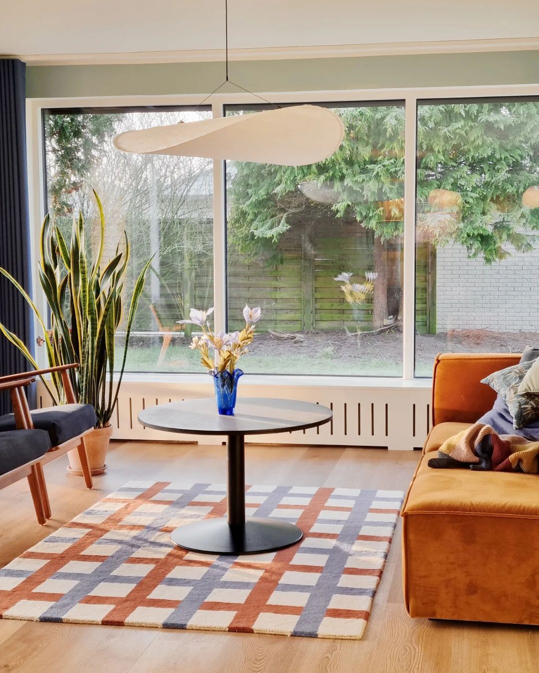 Tense Linear Pendant Light