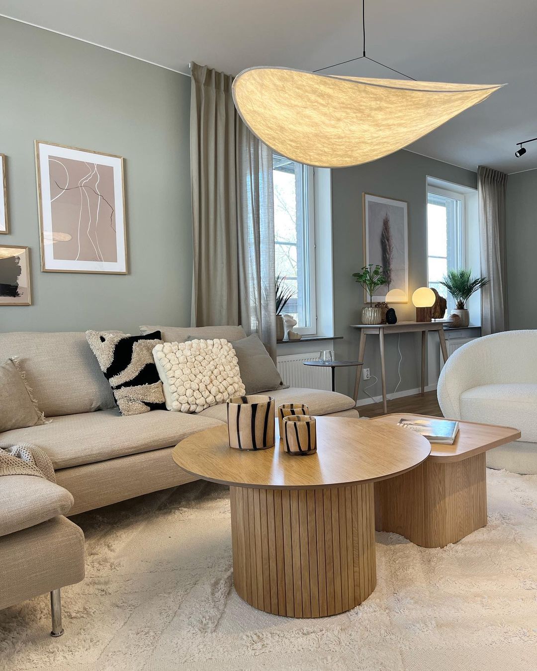 Tense Linear Pendant Light