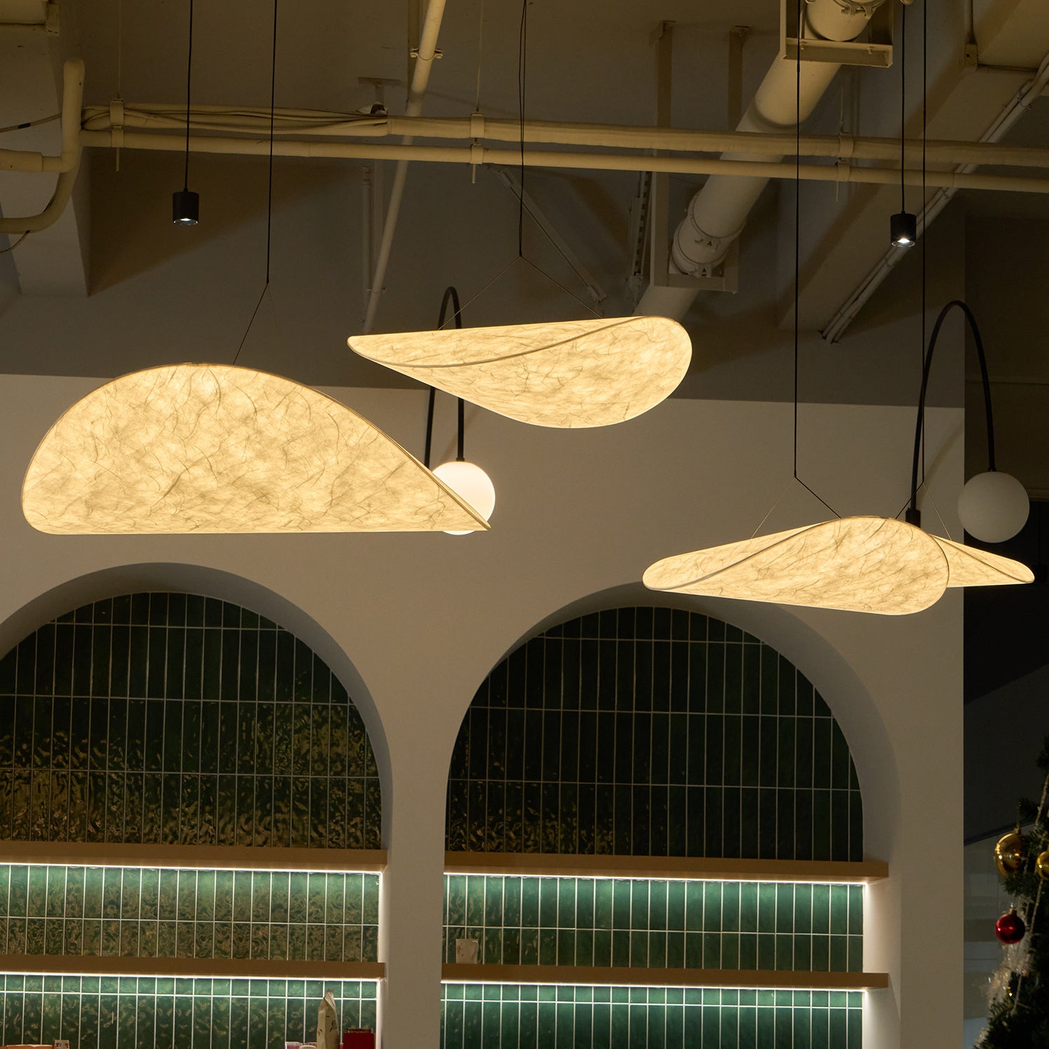 Tense Linear Pendant Light