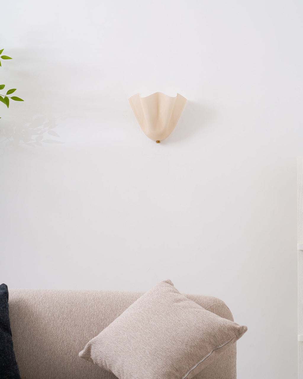 Petalia Petal Wall Light